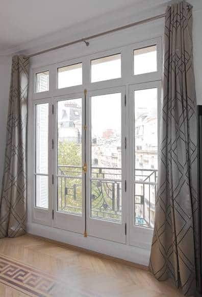 Fenêtre en bois traditionnelle Tradilou grandes dimensions villa Jocelyn